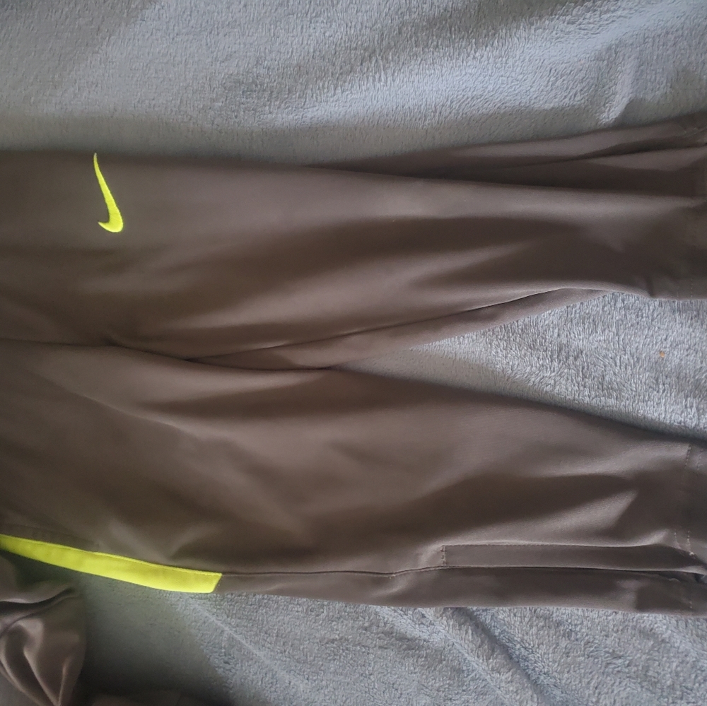 2 tracksuits - Picture 7 of 10